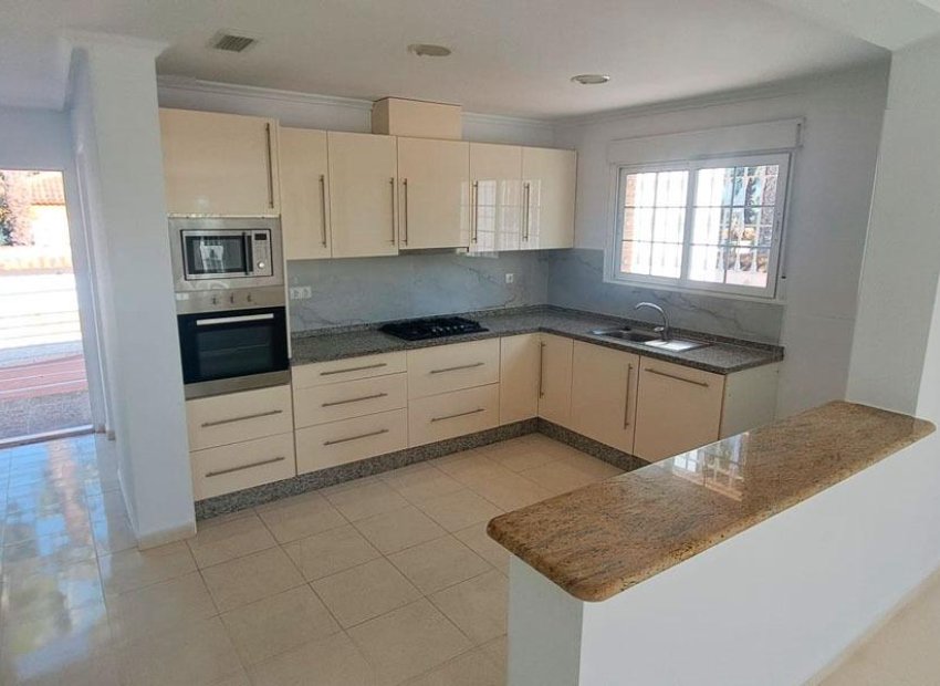 Resale - Villa - Catral