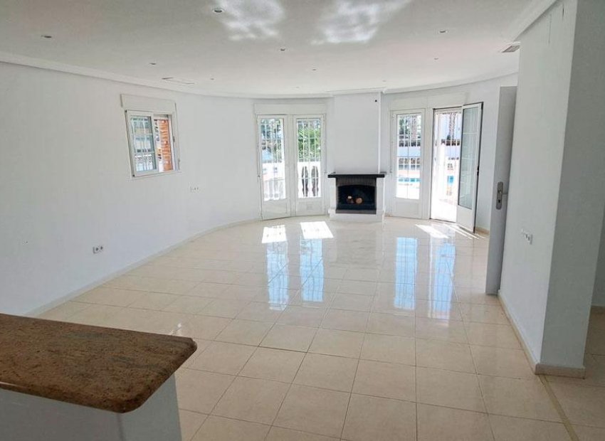 Resale - Villa - Catral