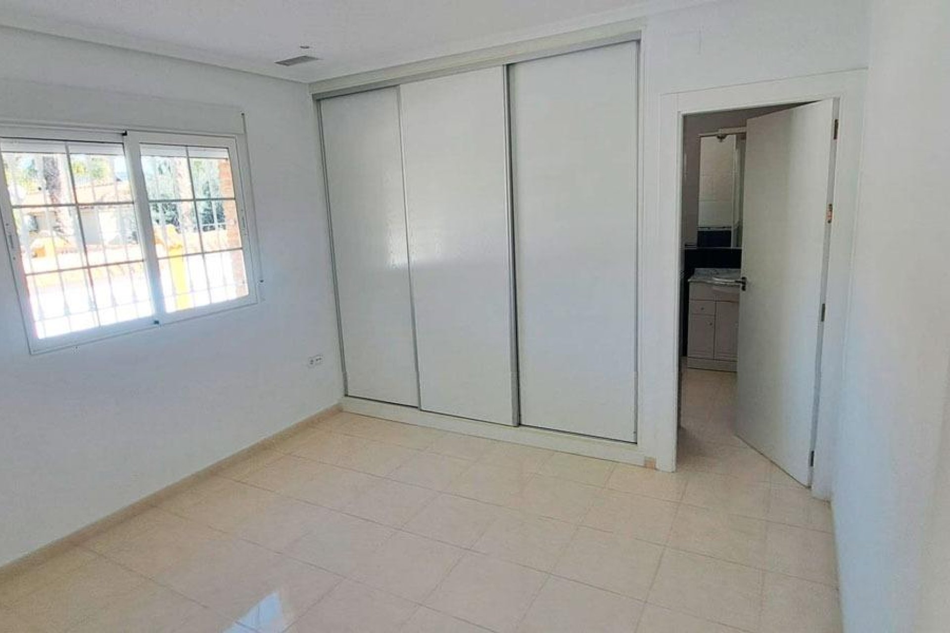 Resale - Villa - Catral