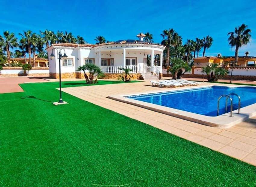 Resale - Villa - Catral