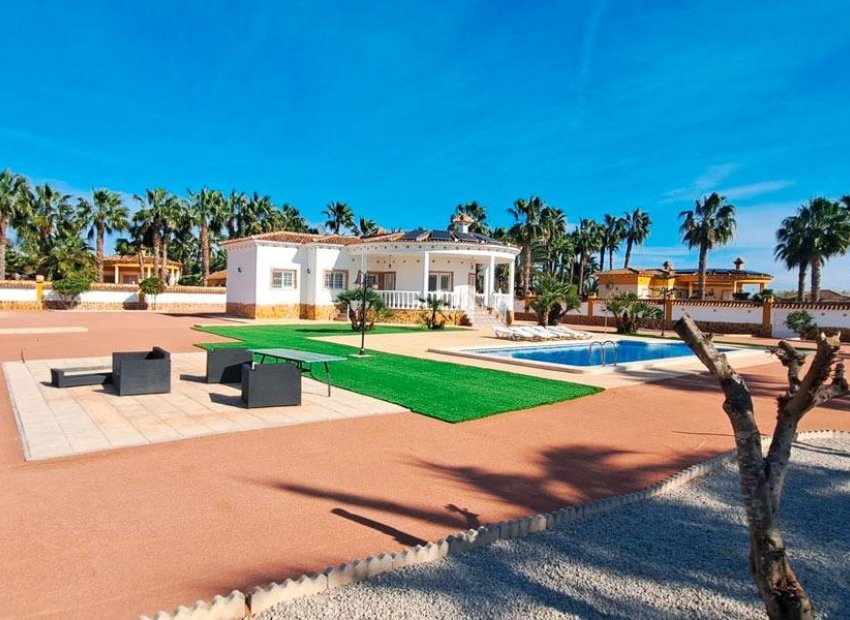 Resale - Villa - Catral