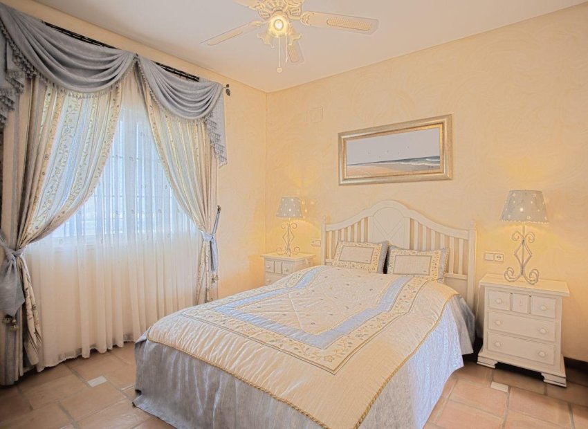 Resale - Villa de Lujo - La Nucía - Coloma