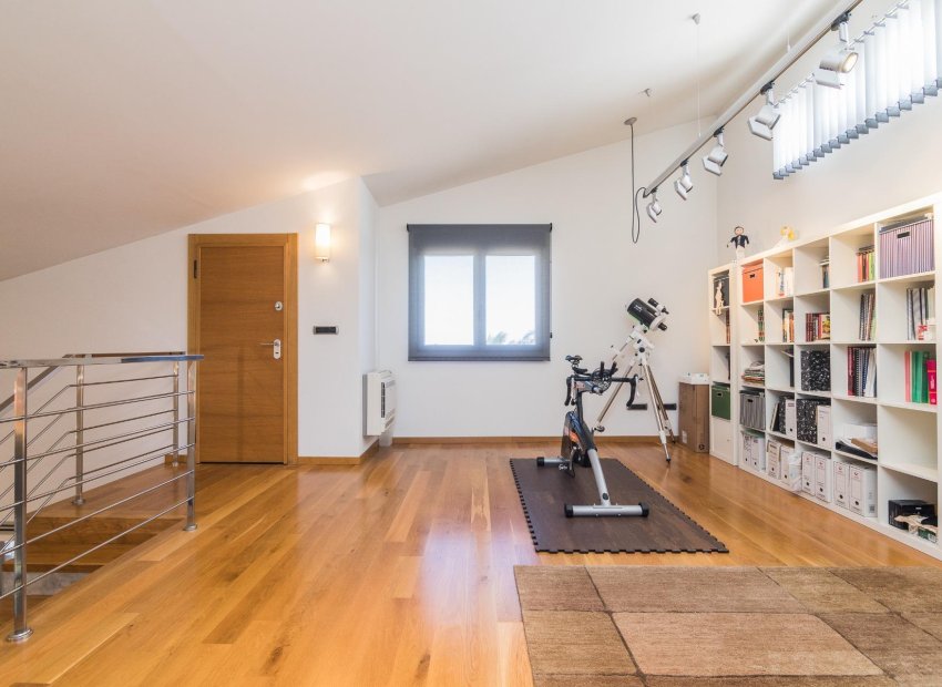 Resale - Villa de Lujo - Peña las aguilas - Peña de Las Águilas