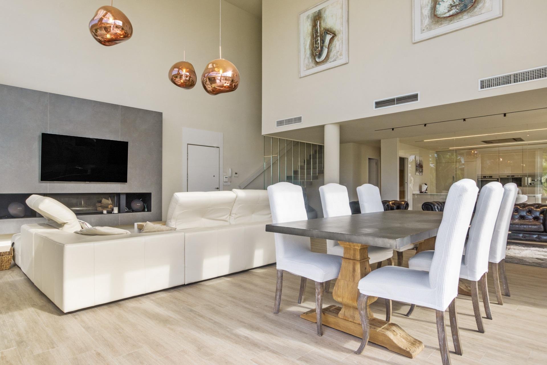 Resale - Villa de Lujo - San Fulgencio