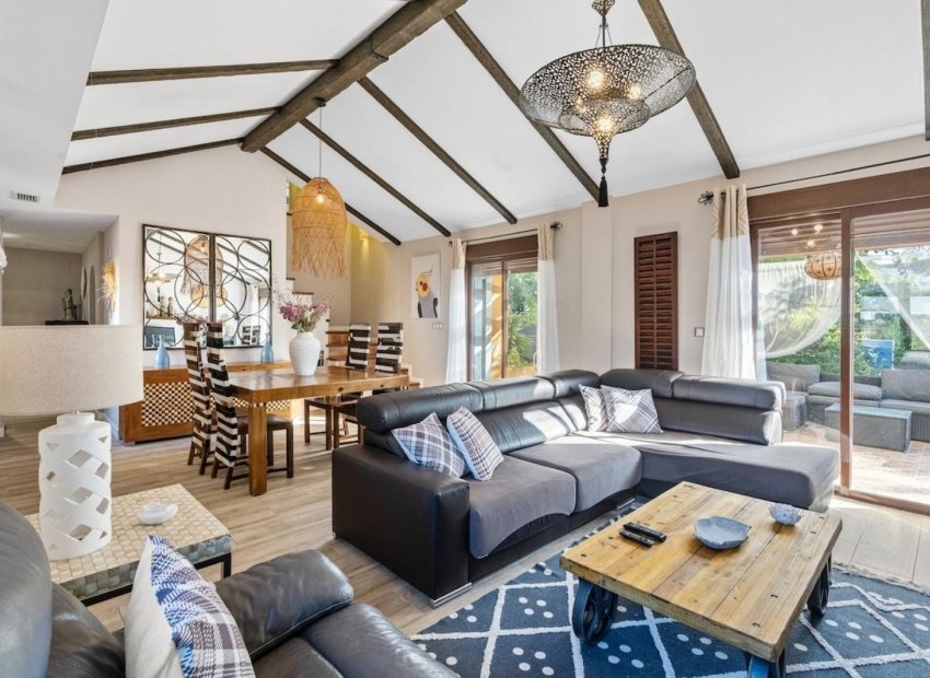 Resale - Villa de Lujo - Santa Pola