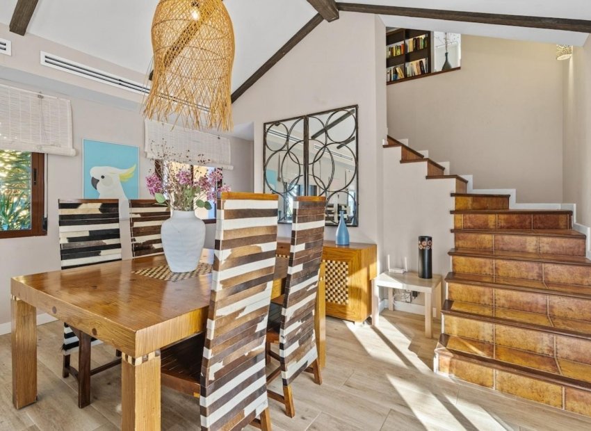 Resale - Villa de Lujo - Santa Pola