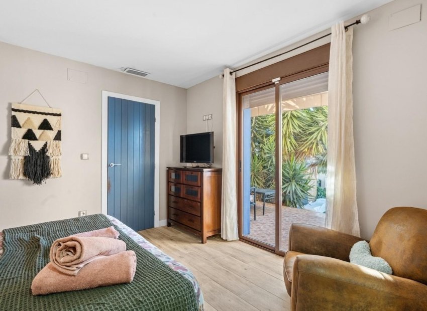 Resale - Villa de Lujo - Santa Pola