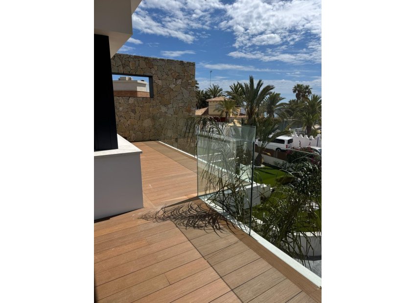 Resale - Villa - El Campello - Campello Playa