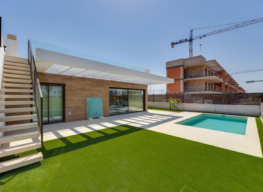 Resale - Villa - Los Alcázares - Las Lomas del Rame-Bahía Bella