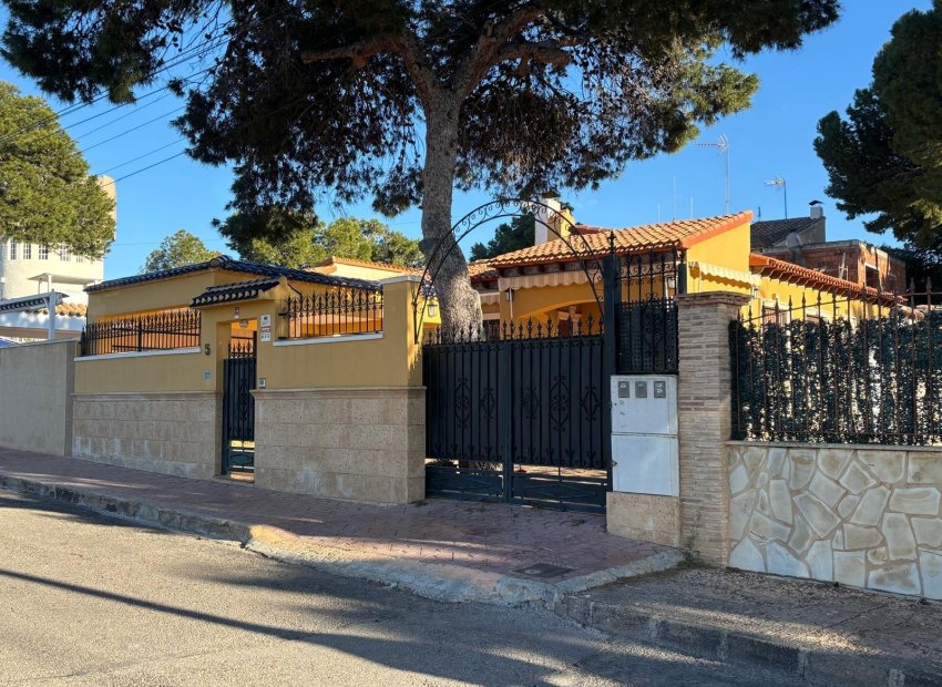Reventa - Chalet - Orihuela Costa - Punta Prima
