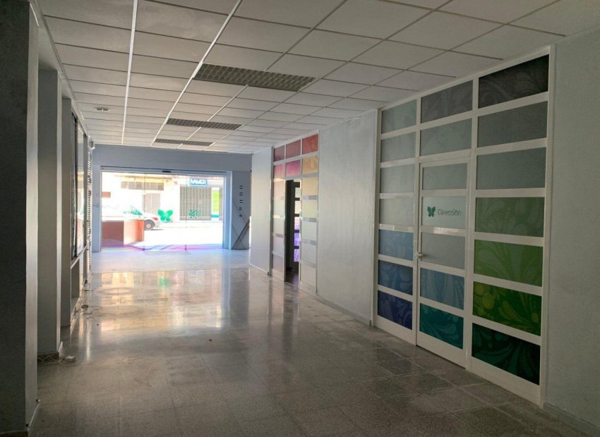 Reventa - Local comercial - Elche - Sector Quinto
