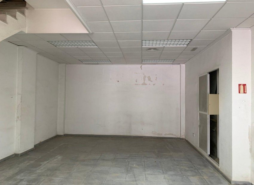 Reventa - Local comercial - Elche - Sector Quinto