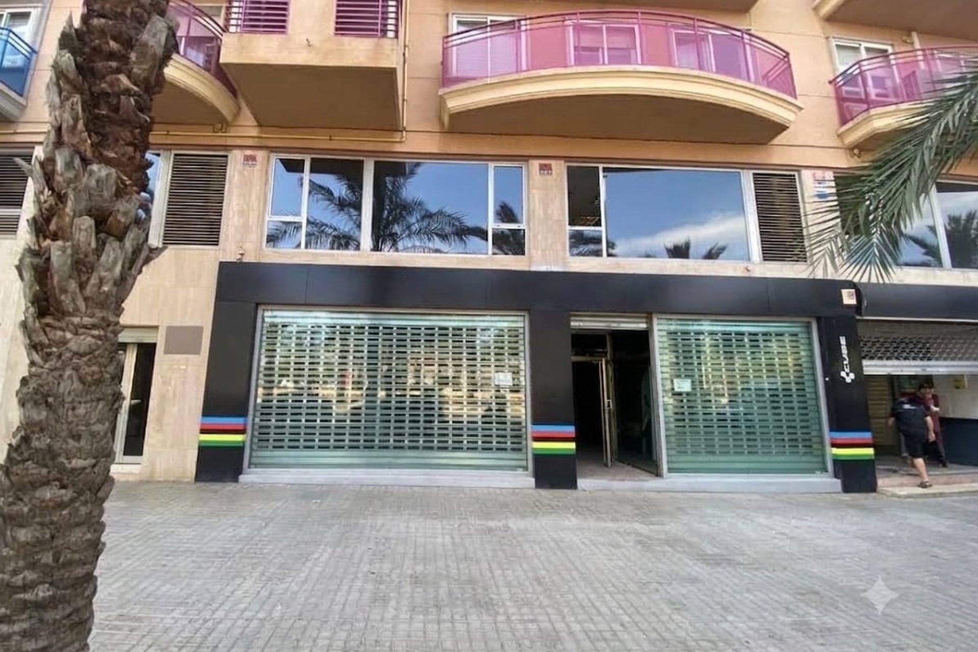 Reventa - Local comercial - Elche - Zona Universidad