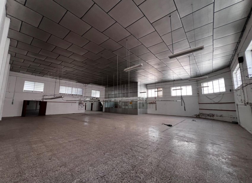 Reventa - Nave industrial - Albatera - Pueblo 11
