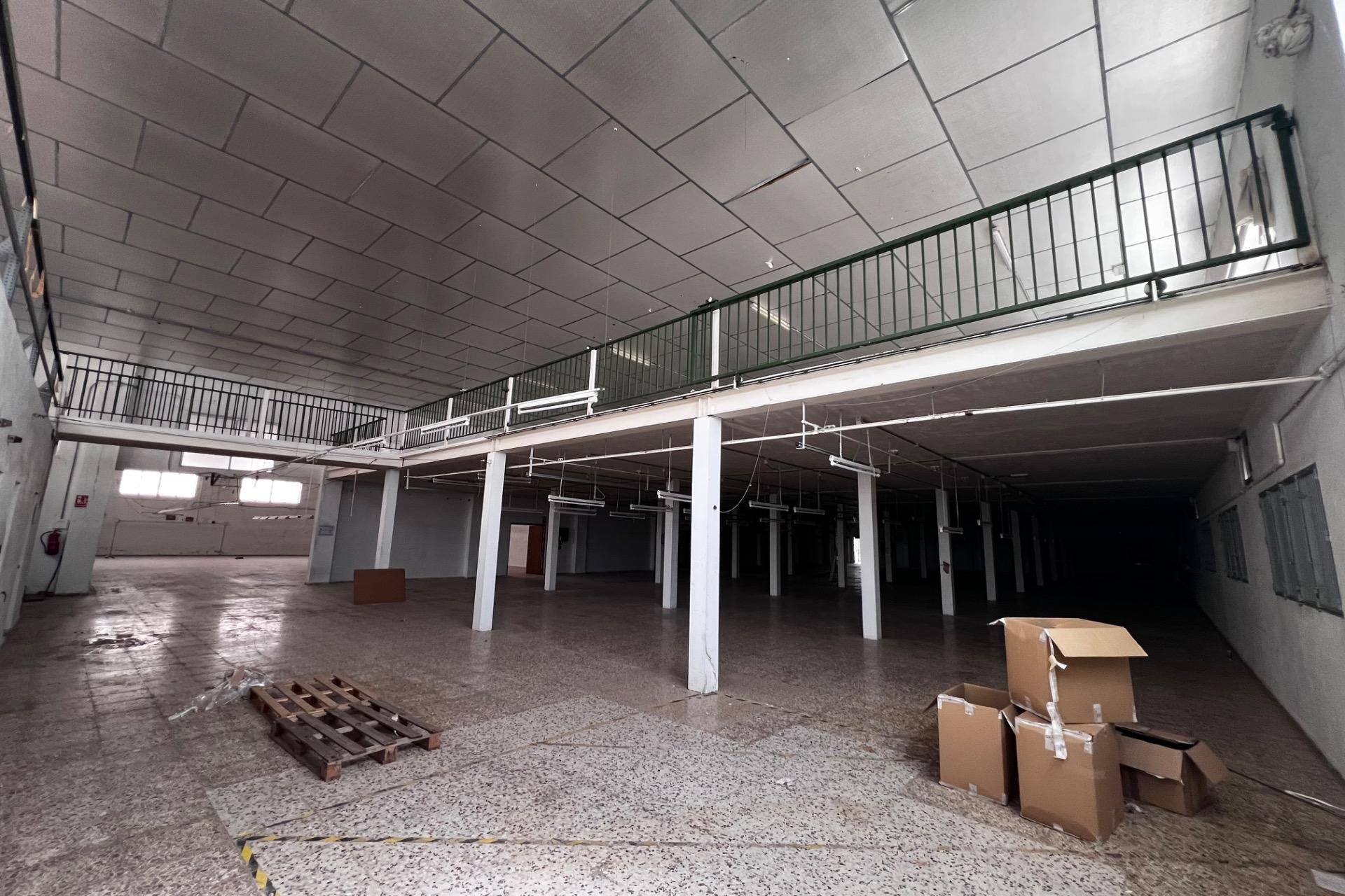 Reventa - Nave industrial - Albatera - Pueblo 11