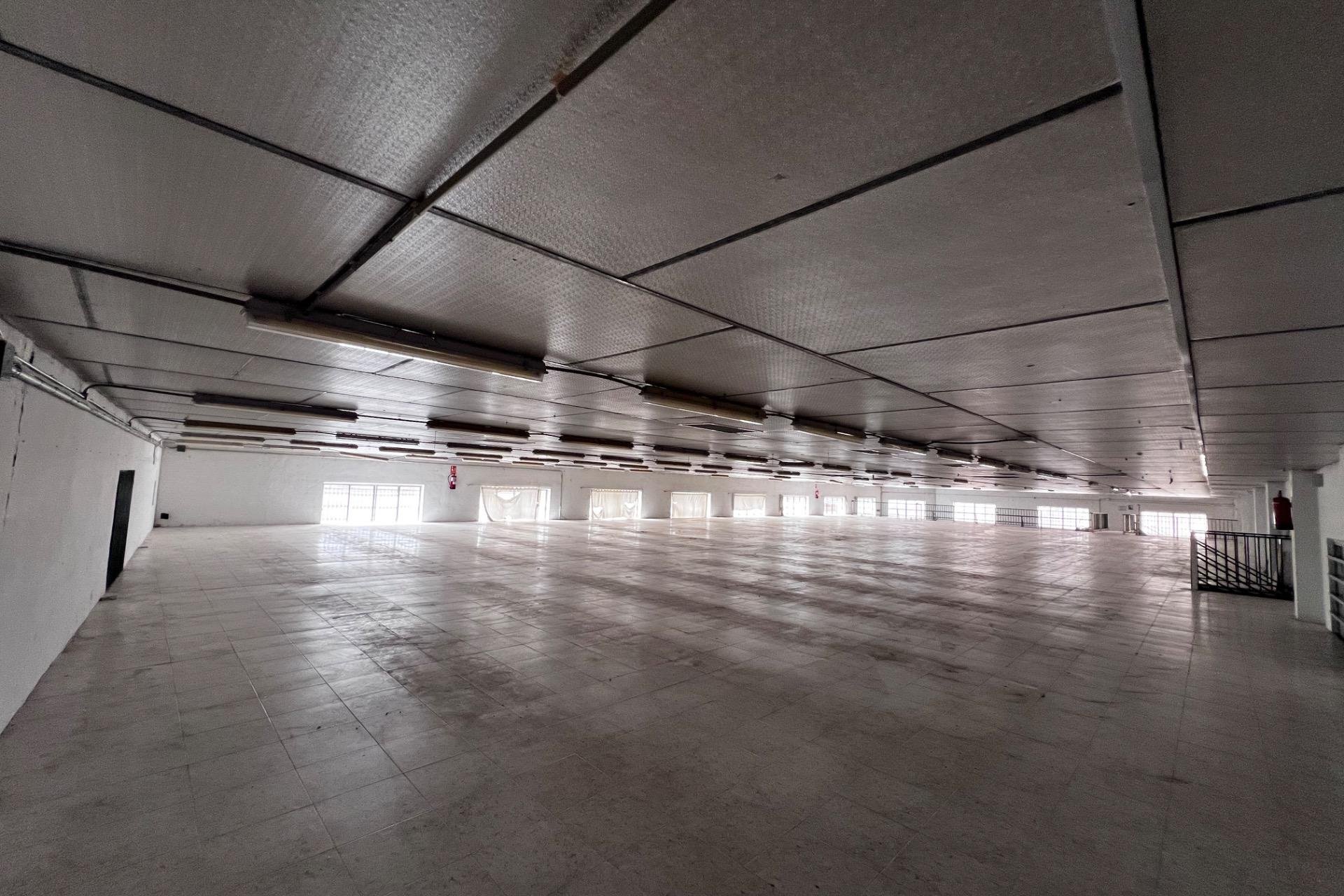 Reventa - Nave industrial - Albatera - Pueblo 11