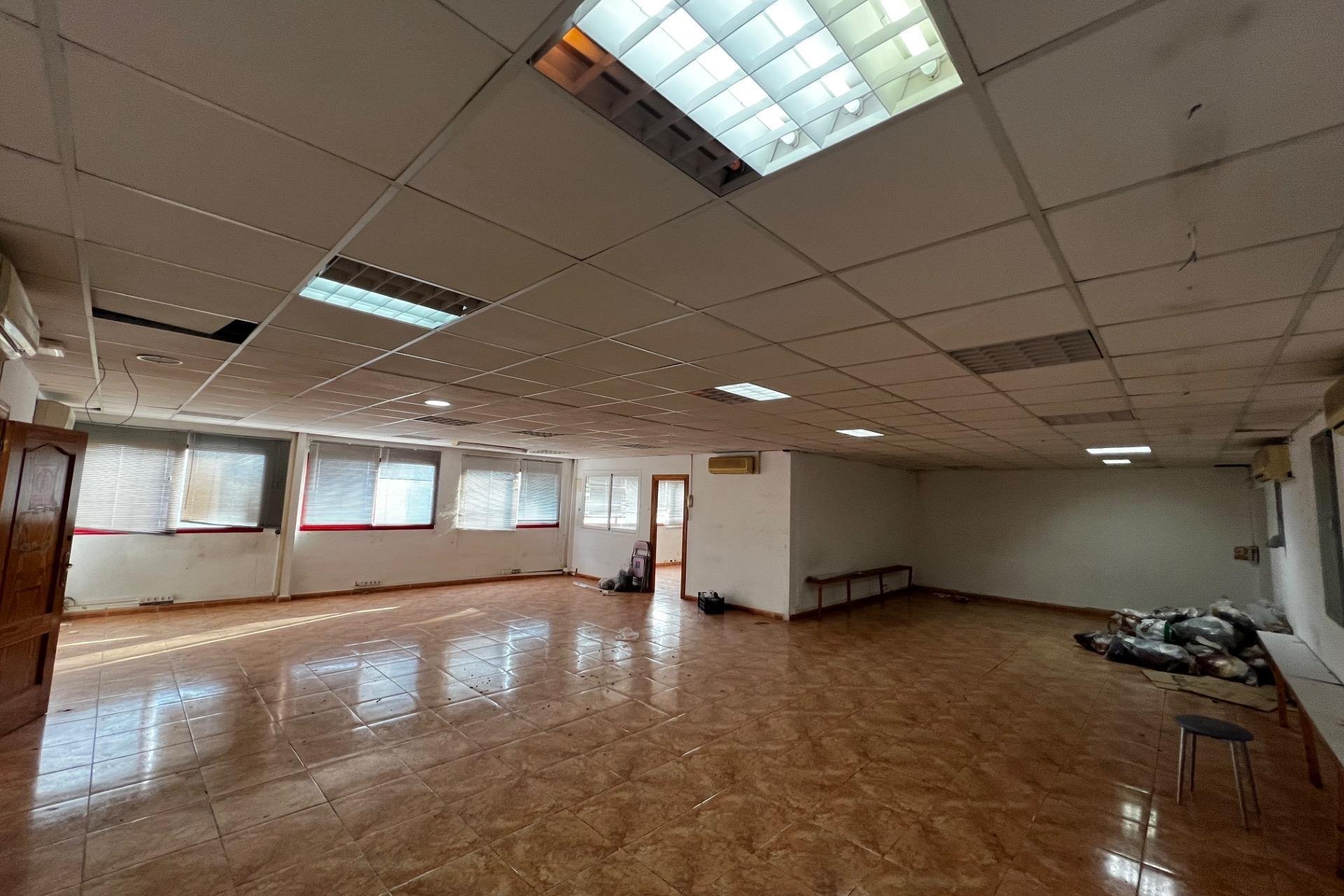 Reventa - Nave industrial - Elche Pedanías - Jubalcoi-Saladas