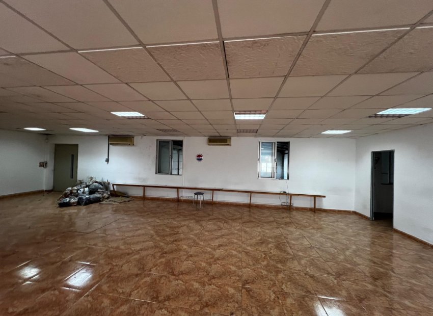 Reventa - Nave industrial - Elche Pedanías - Jubalcoi-Saladas