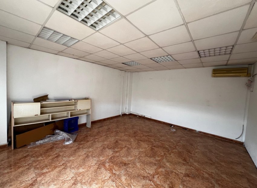 Reventa - Nave industrial - Elche Pedanías - Jubalcoi-Saladas