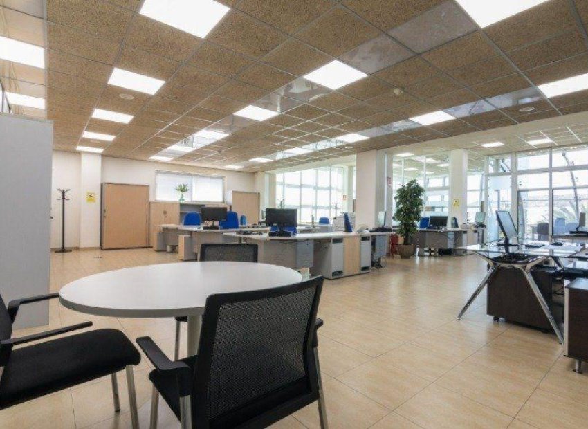 Reventa - Nave industrial - Elche Pedanías - Jubalcoi-Saladas
