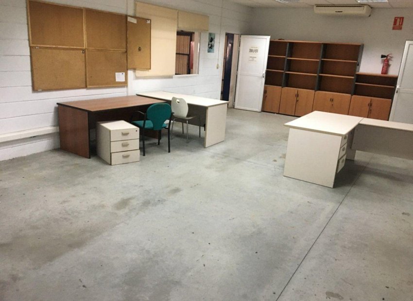 Reventa - Nave industrial - Elche Pedanías - Poligono torrellano