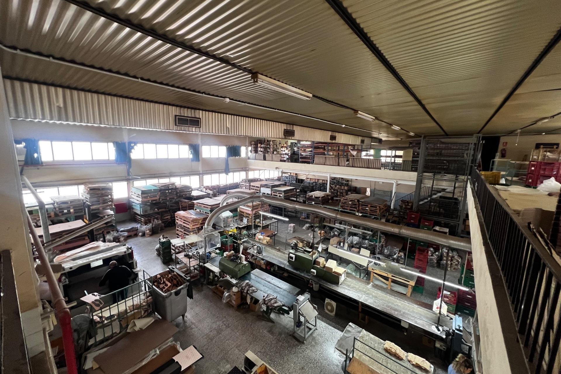 Reventa - Nave industrial - Matola - Algoda-Matola-Llano de San José