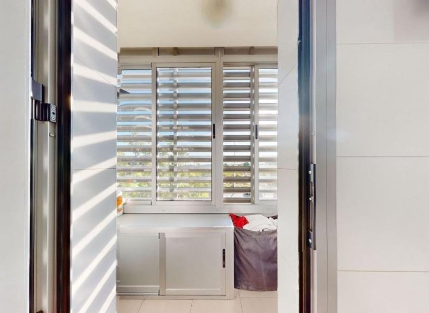 Reventa - Piso - Elche - Sector V-El Canal