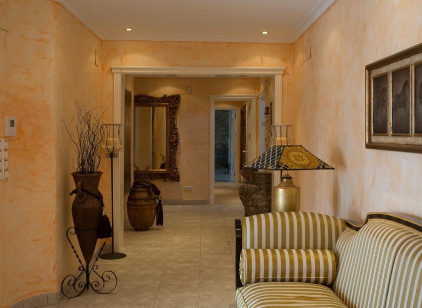 Reventa - Villa de Lujo - La Nucía - Coloma