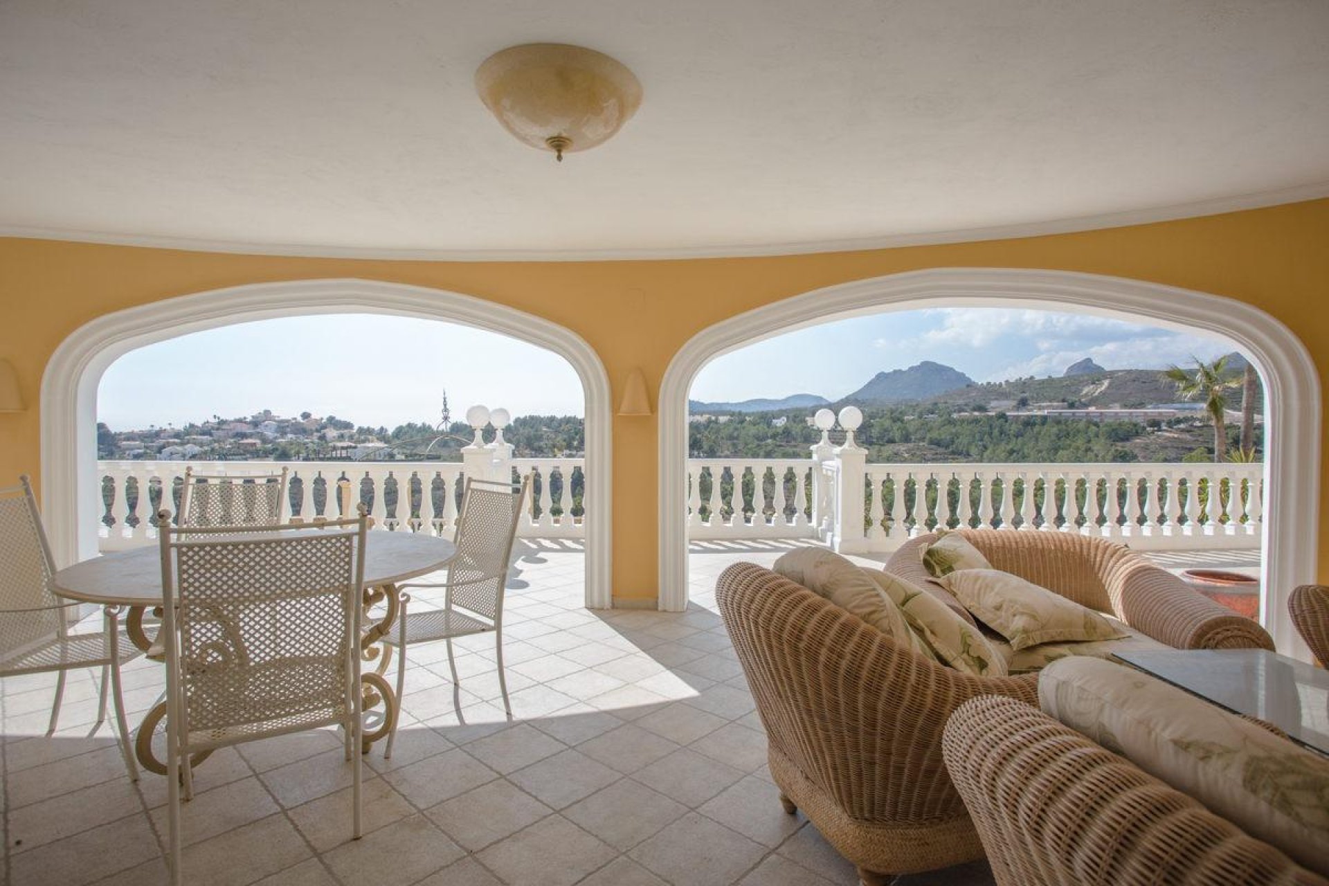 Reventa - Villa de Lujo - La Nucía - Coloma