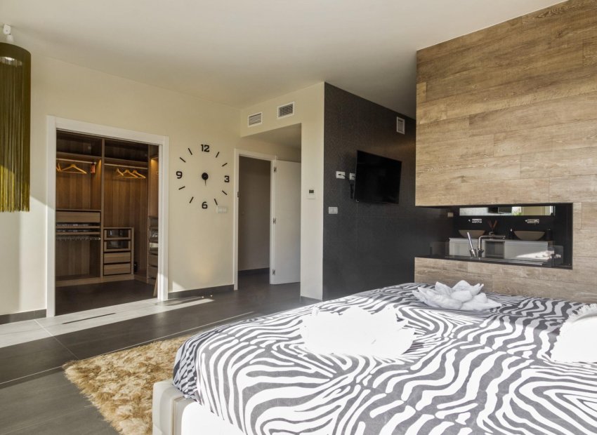 Reventa - Villa de Lujo - San Fulgencio