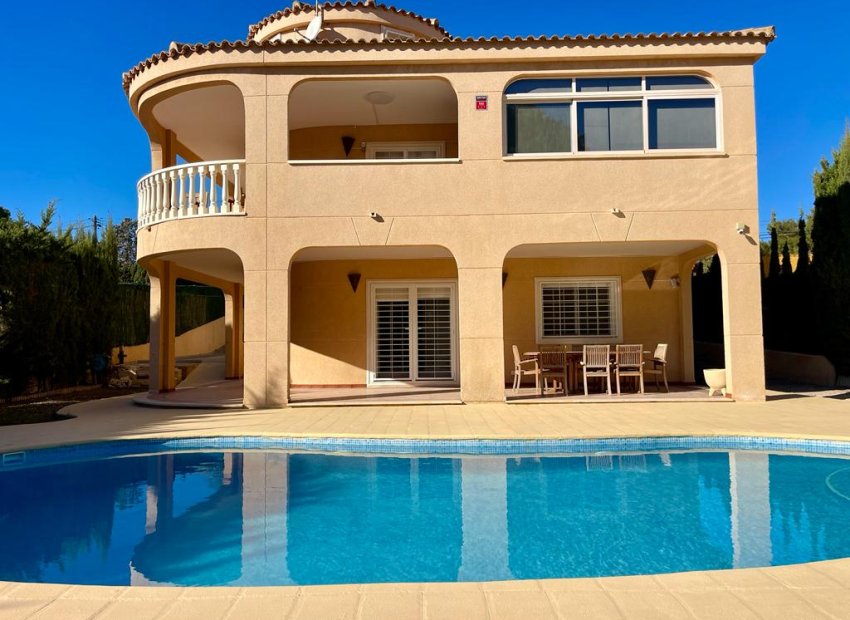 Reventa - Villa - Torrevieja - Urbanización Los Balcones