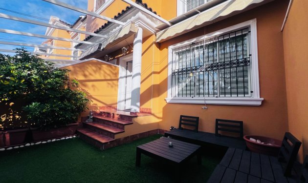 Townhouse - Resale - Elche -
                Campo de Fútbol