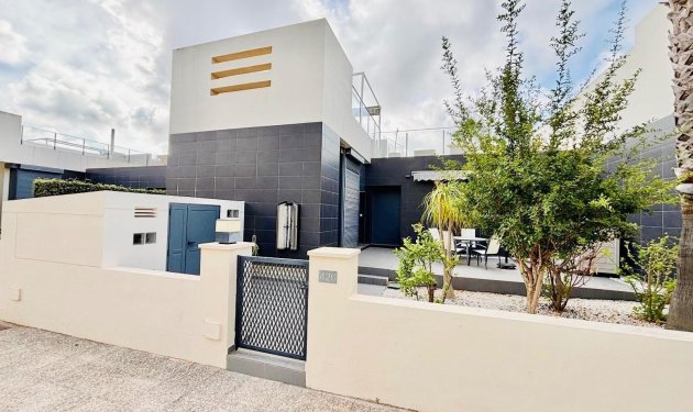 Townhouse - Resale - Torrevieja -
                torrevieja