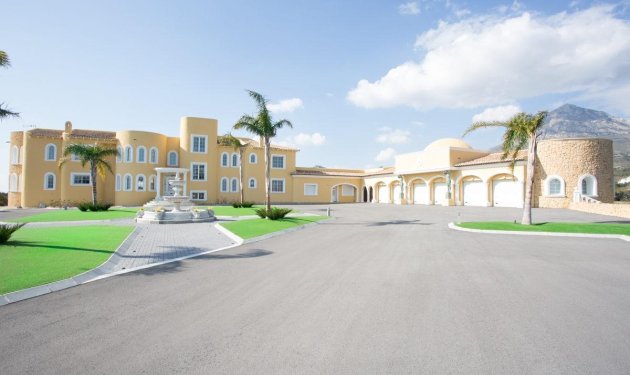 Villa de Lujo - Herverkoop - La Nucía -
                Coloma