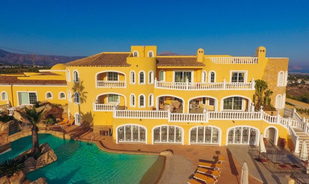 Villa de Lujo - Resale - La Nucía -
                Coloma