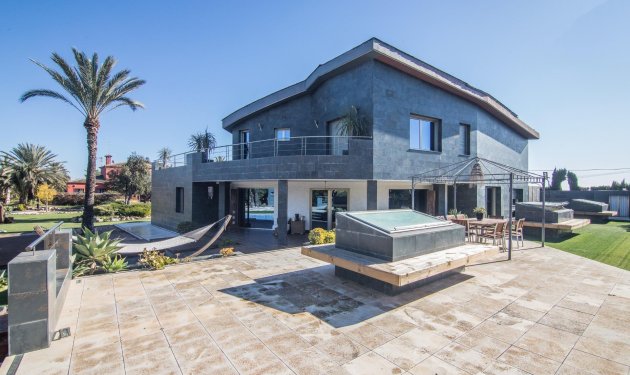 Villa de Lujo - Reventa -
            Elche Pedanías - GV-335