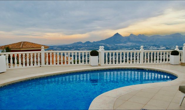 Villa - Odsprzedaż - Altea -
                Altea