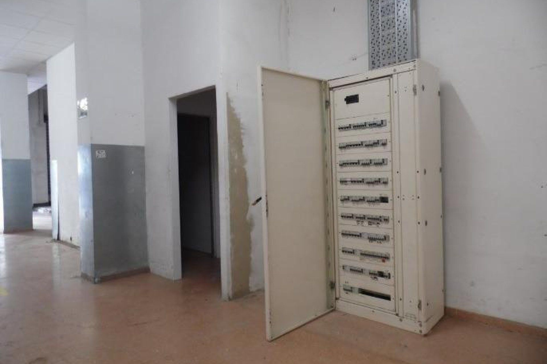 Wynajem długoterminowy - Local comercial - Elche - Altabix