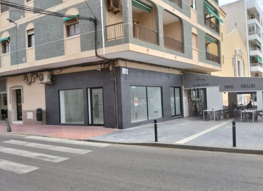Wynajem długoterminowy - Local comercial - Torrevieja - La Mata