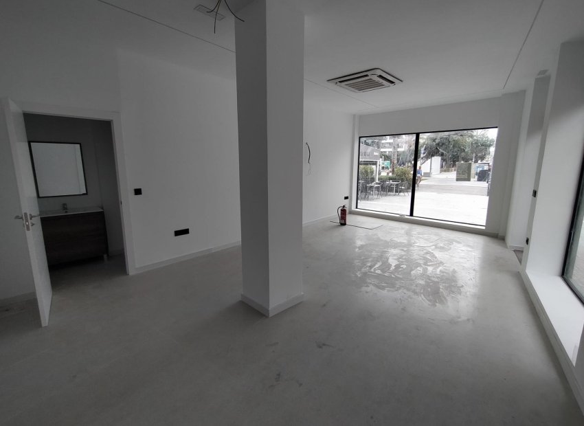 Wynajem długoterminowy - Local comercial - Torrevieja - La Mata