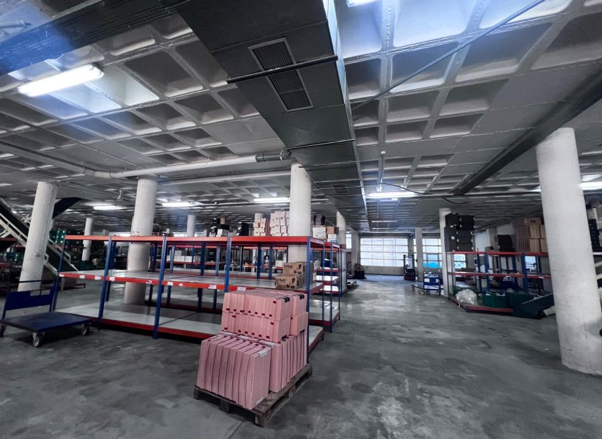 Wynajem długoterminowy - Nave industrial - Elche Pedanías - Poligono torrellano