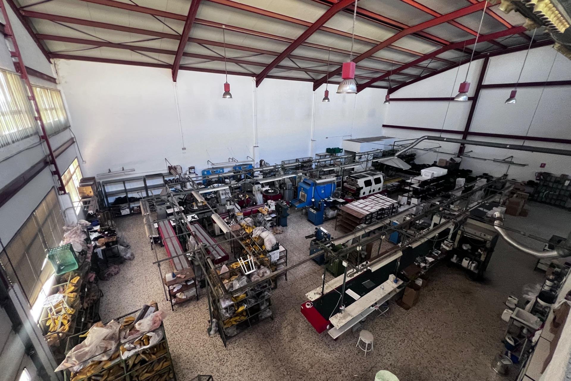 Wynajem długoterminowy - Nave industrial - Elche Pedanías - Poligono torrellano