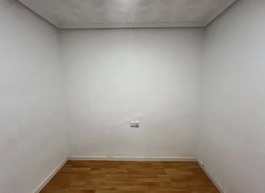 Wynajem długoterminowy - Piso - Elche - Reina Victoria-Miguel Hernández