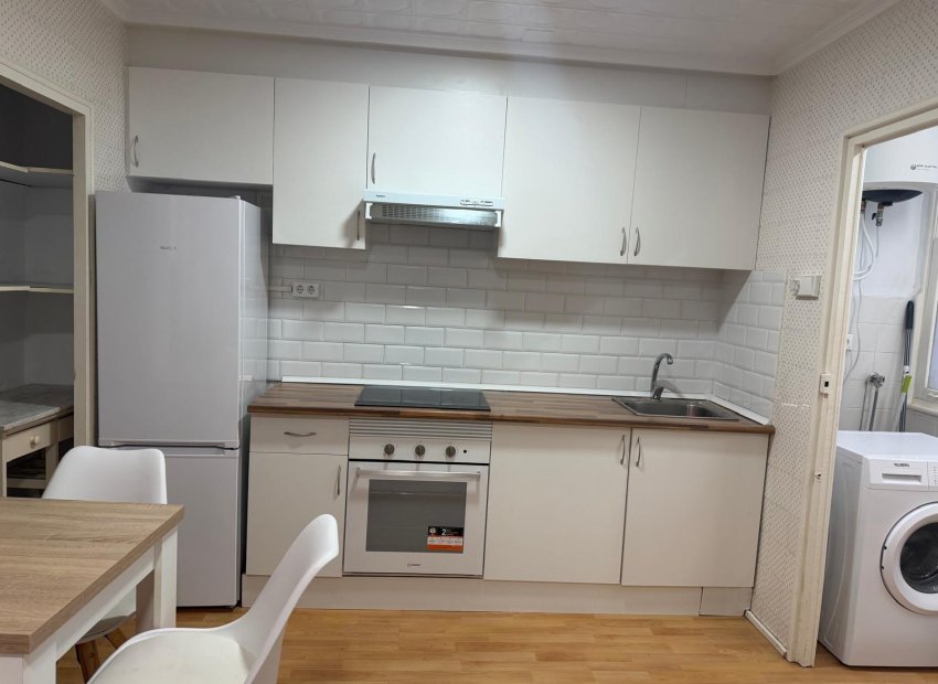 Wynajem długoterminowy - Piso - Elche - Reina Victoria-Miguel Hernández