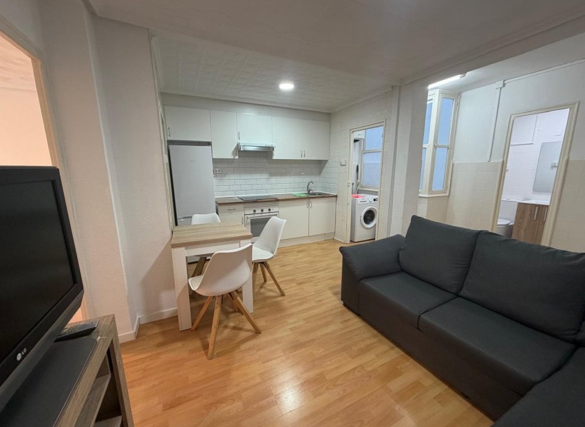 Wynajem długoterminowy - Piso - Elche - Reina Victoria-Miguel Hernández