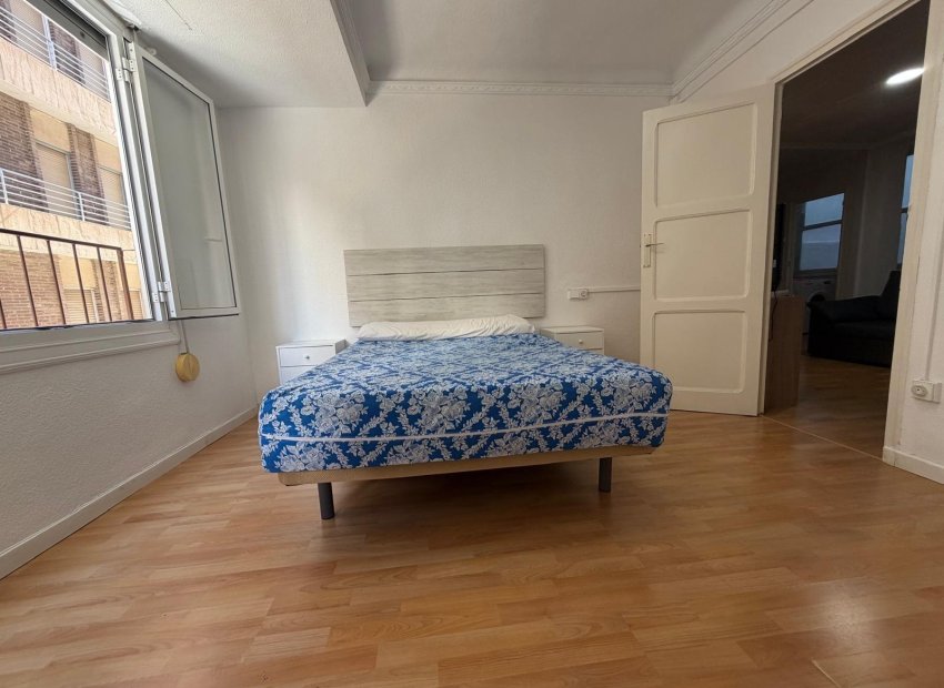 Wynajem długoterminowy - Piso - Elche - Reina Victoria-Miguel Hernández