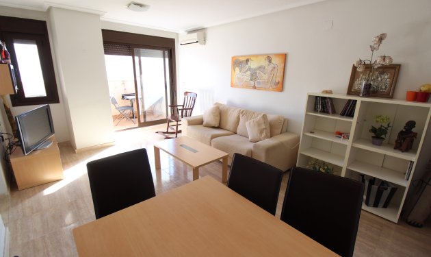 Resale - Apartament - Torrevieja - Pueblo