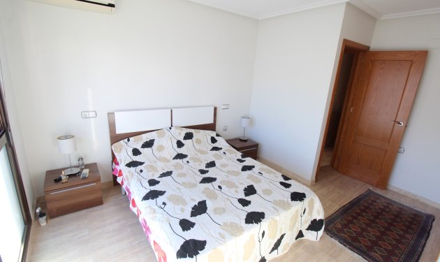 Resale - Apartament - Torrevieja - Pueblo