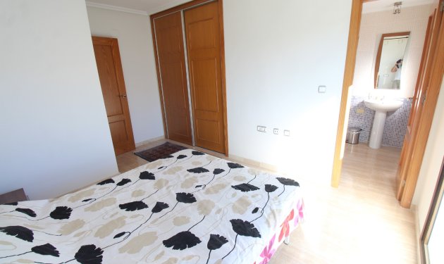 Resale - Apartament - Torrevieja - Pueblo