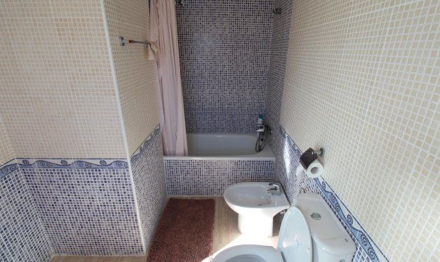 Resale - Apartament - Torrevieja - Pueblo